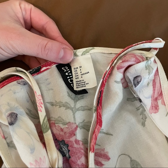 Floral Romper with Pockets :) - Picture 3 of 10